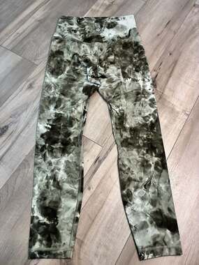 Lululemon Align High-Rise Pant 25" in Diamond Dye Light Sage Medium Olive Size 6